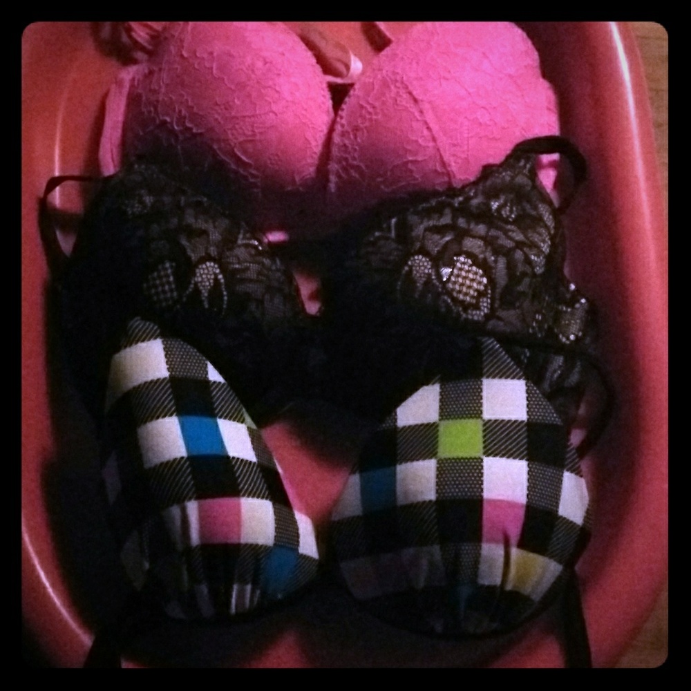 Victoria secrets bra and pink and top